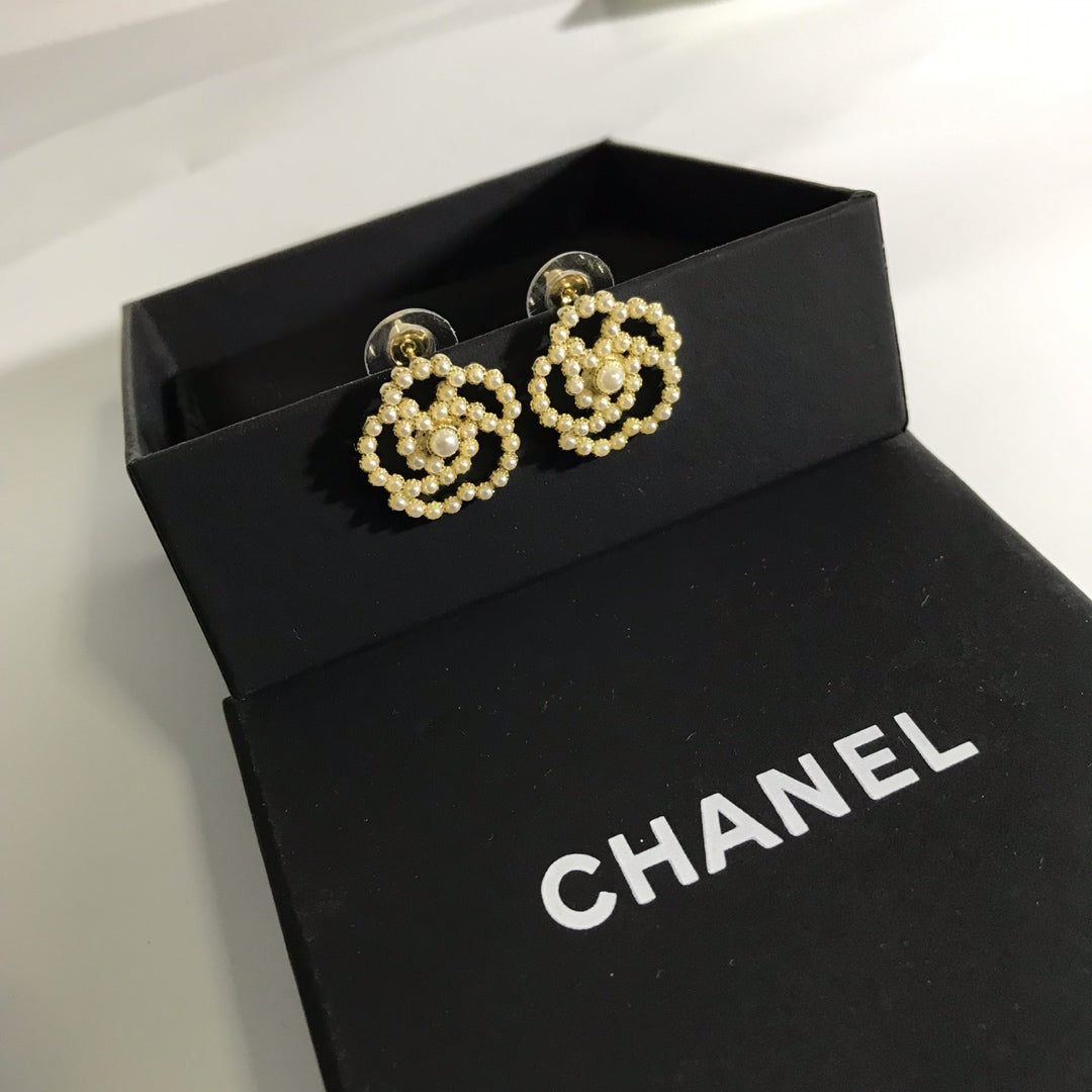 14C798EDE Stylish Earrings