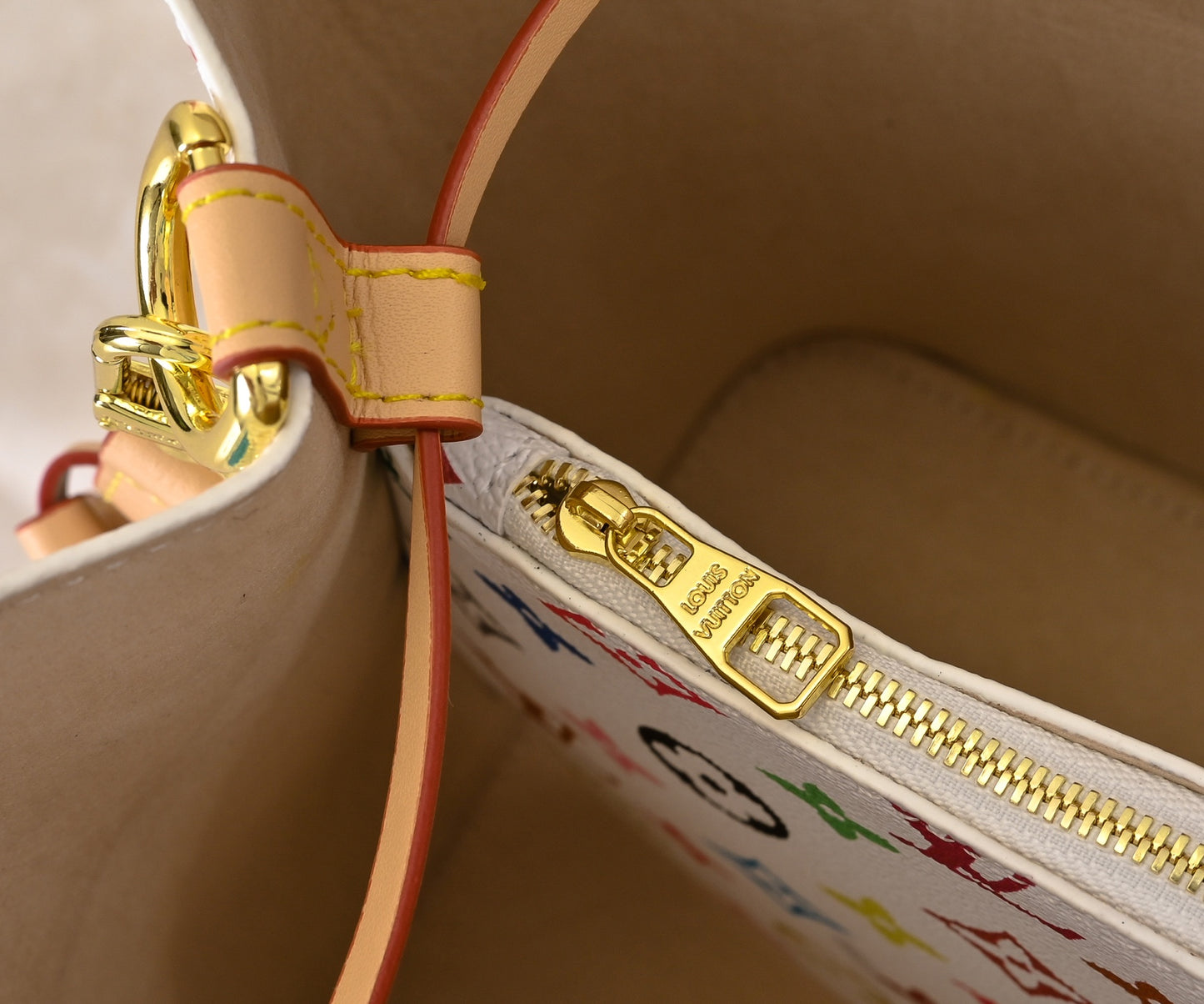 155NE36BDE Stylish leather bag