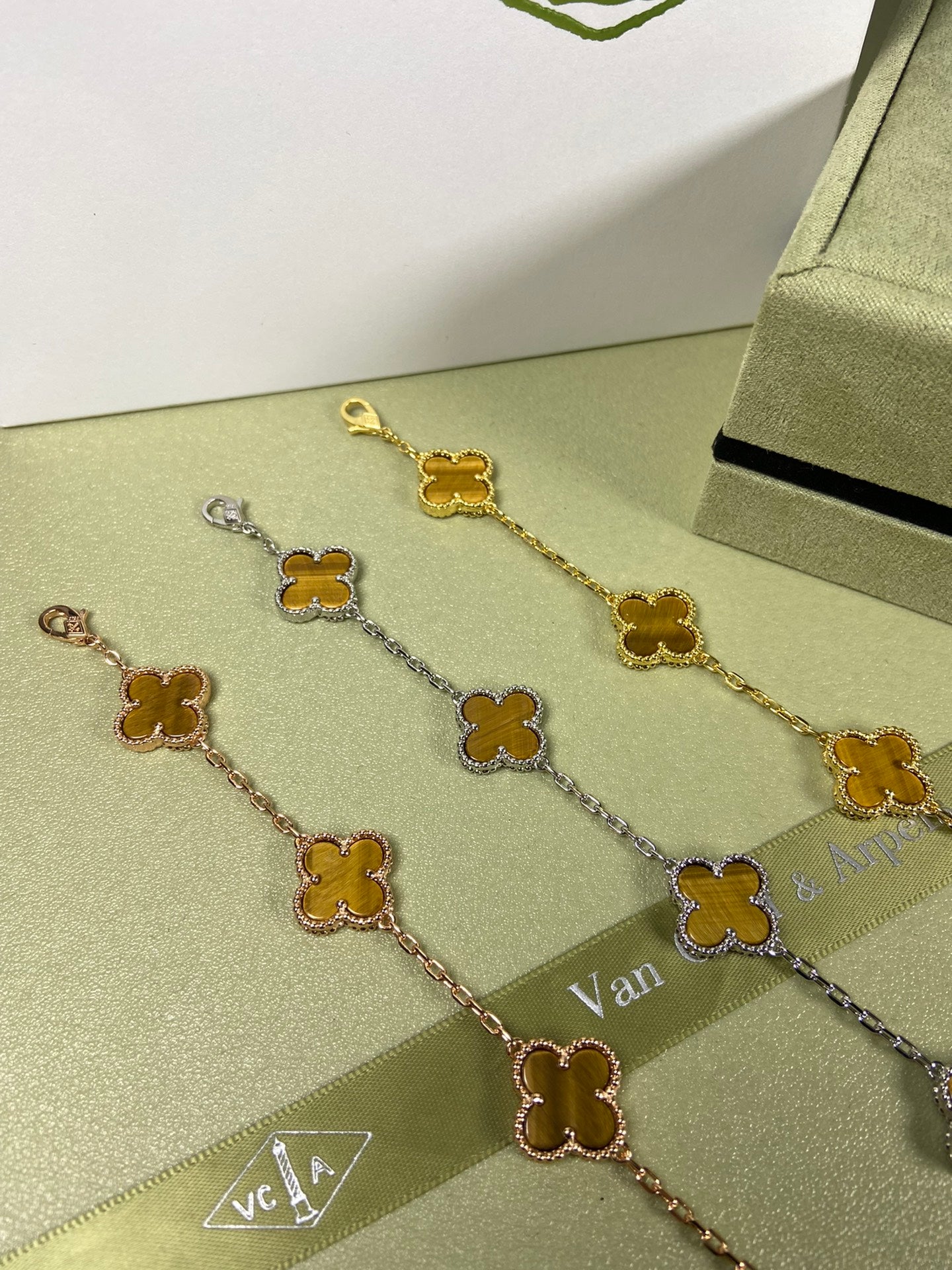 5XVA183KDE Stylishbracelets 6 flowers mini size 0.9cm flower