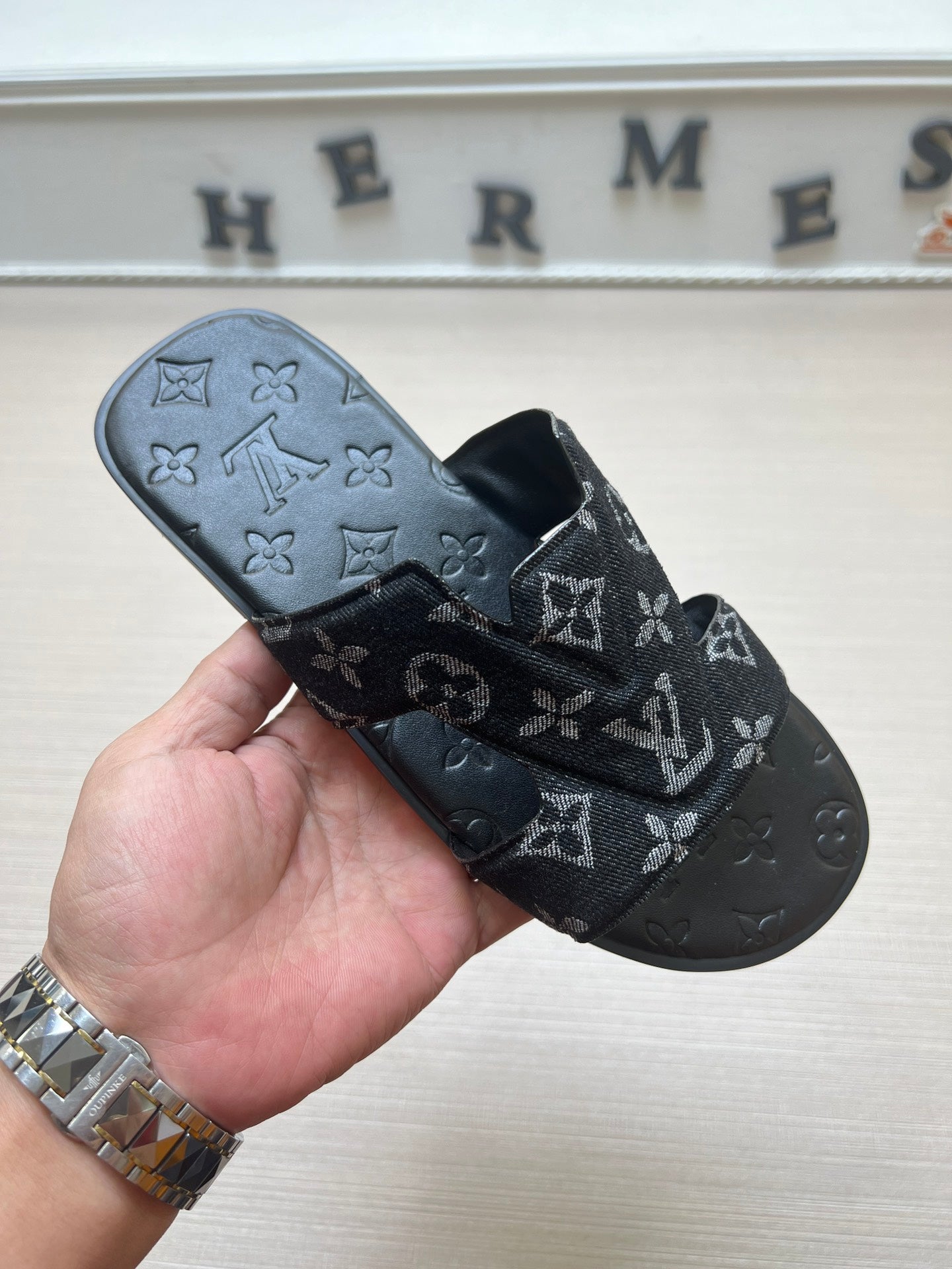 54E28ZDE Stylish slippers
