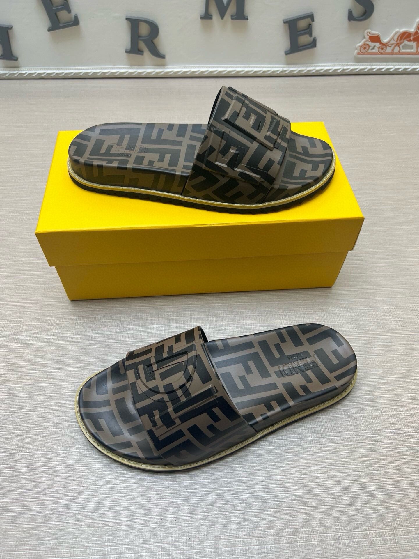 535ZF282ZDE Stylish Slippers