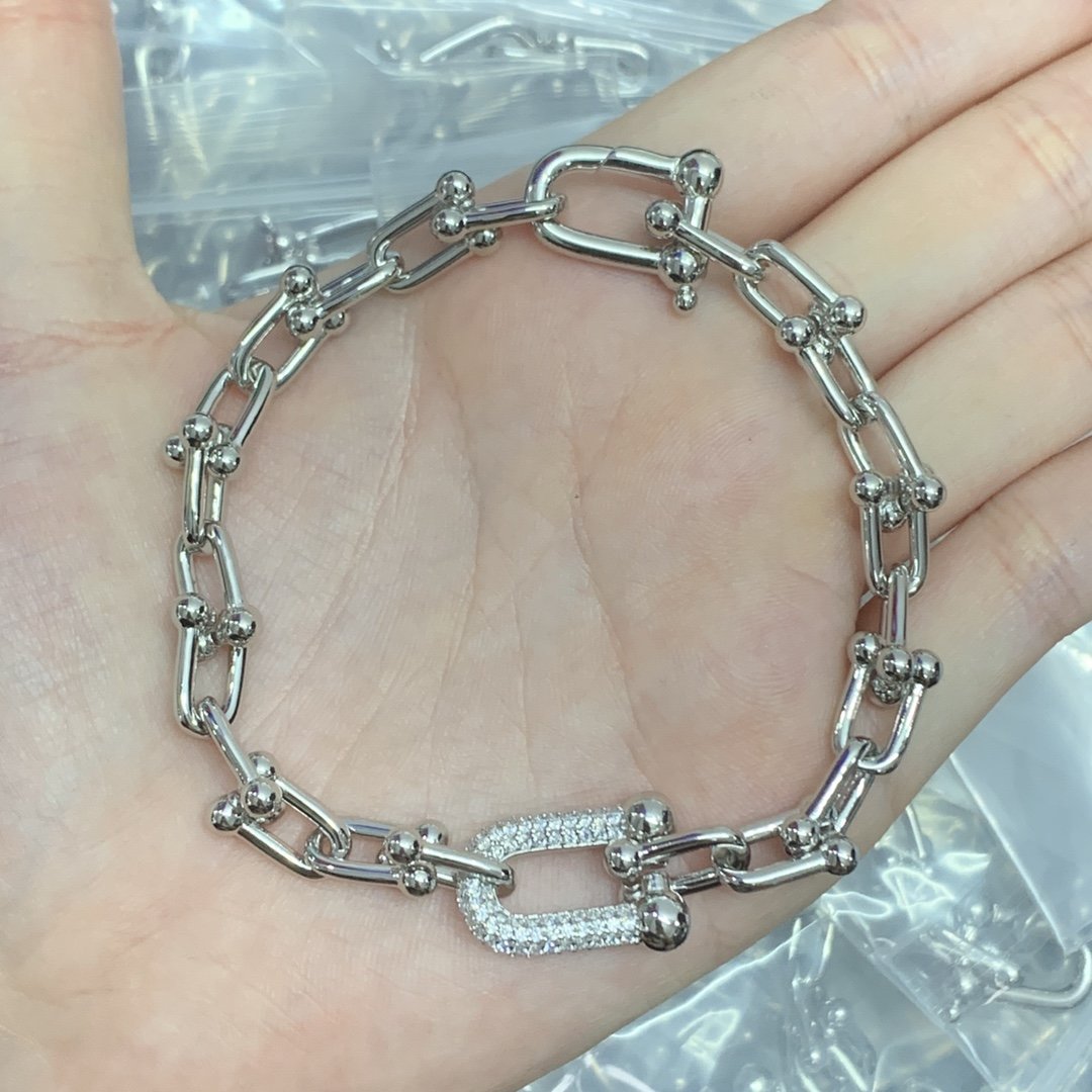 8XT31XDE Stylish  Earring Bracelets Necklaces
