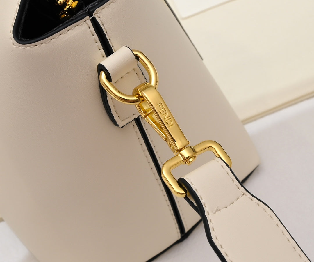 2XF131BDE Stylish leather bag 