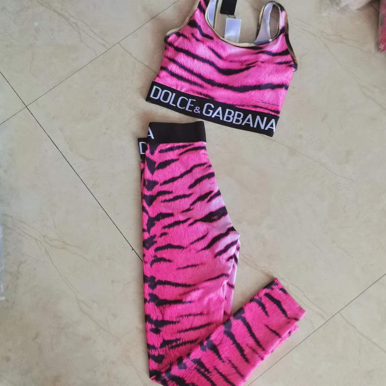 14A76YDE Stylish Long sleeve swimsuit
