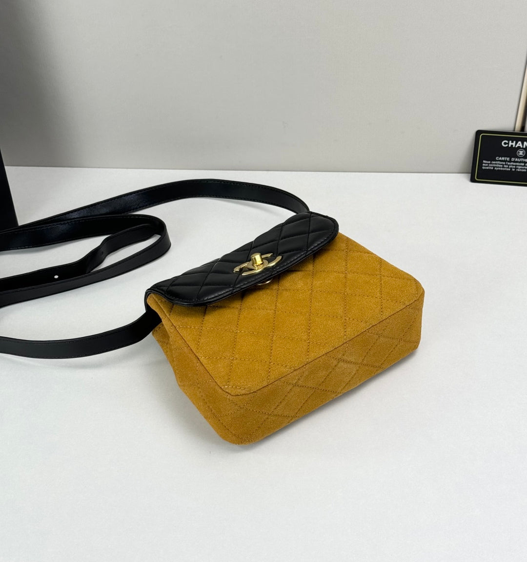 15RC62BDE Stylish leather bag