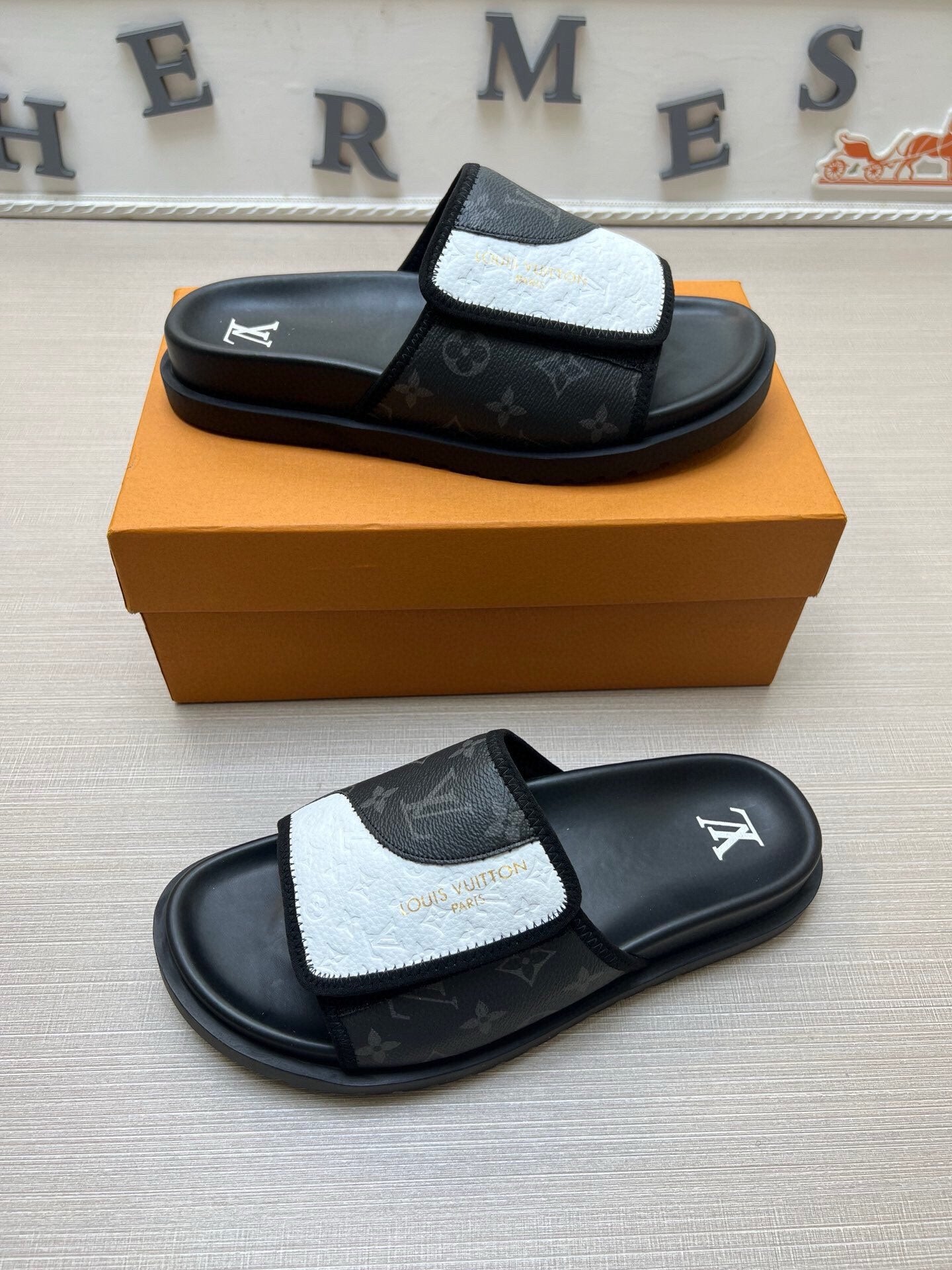 5WE250ZDE Stylish Slippers