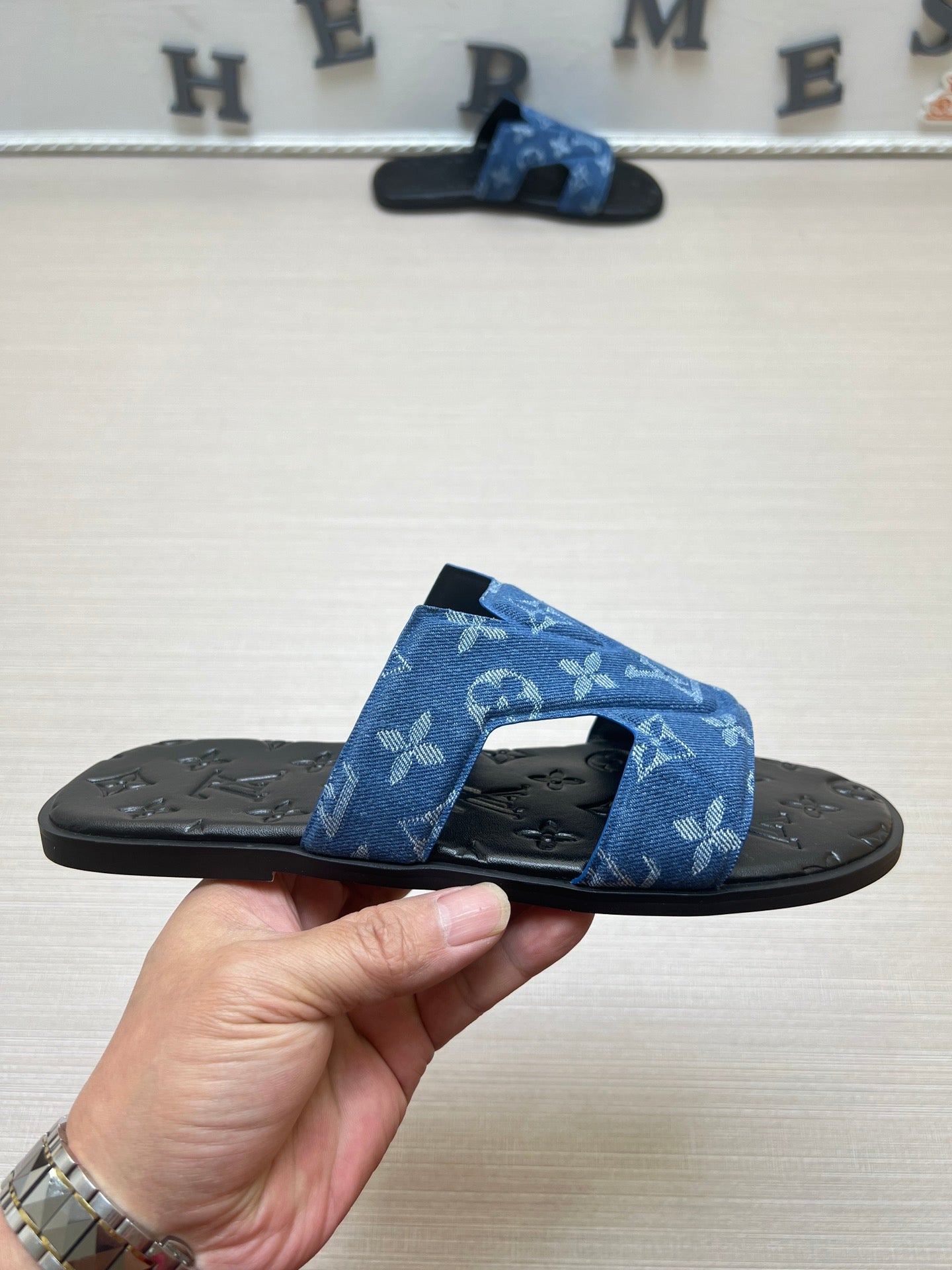 54E28ZDE Stylish slippers