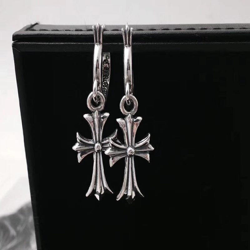 15QA2EDE Stylish Earrings