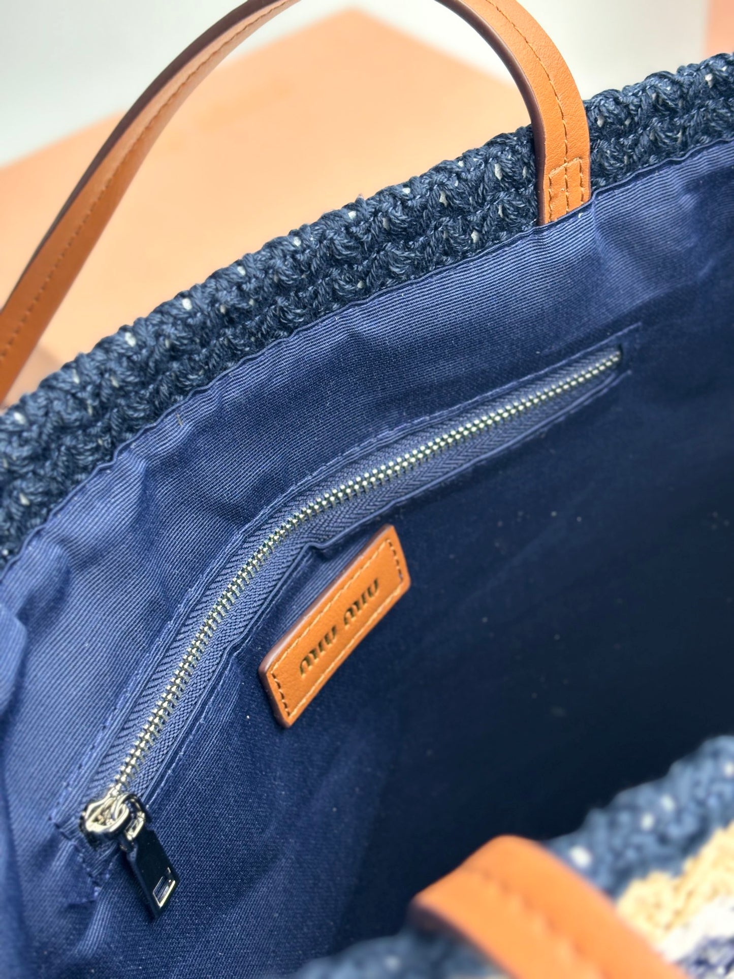 1XA77BDE Stylish Woven Bag