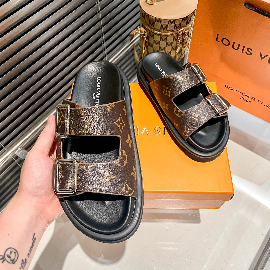 14E194ZDE Stylish Slippers