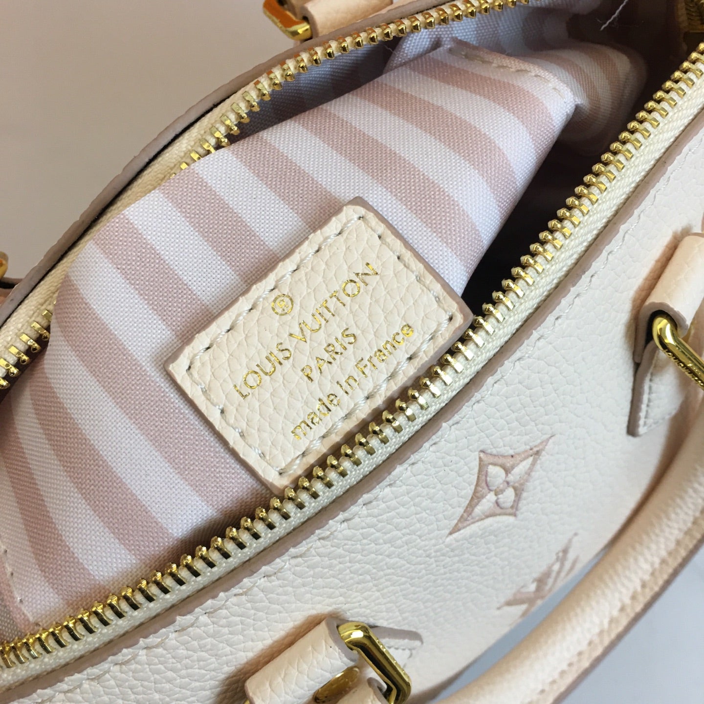 175NE9BDE Stylish leather bag