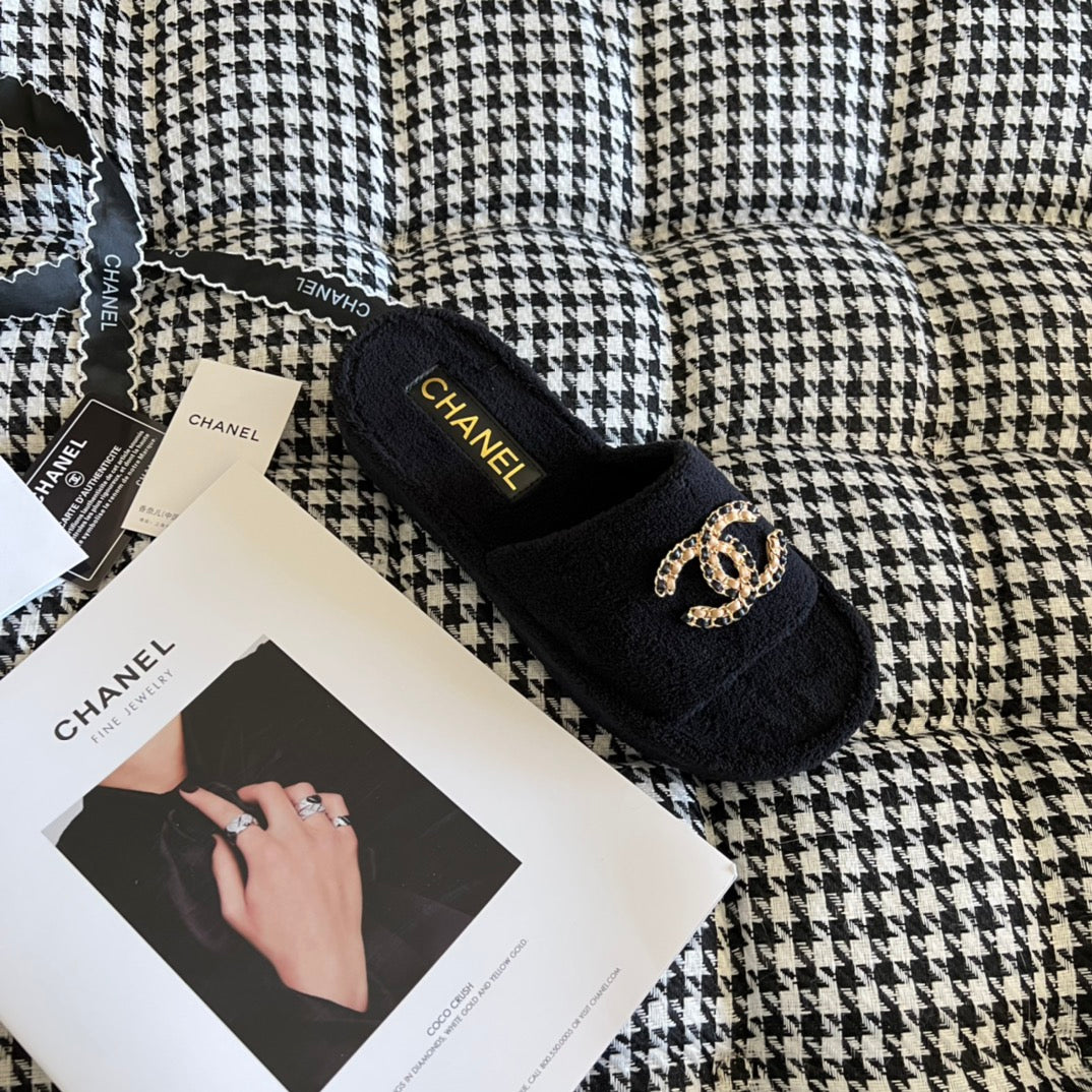 14C159ZDE Stylish Slippers