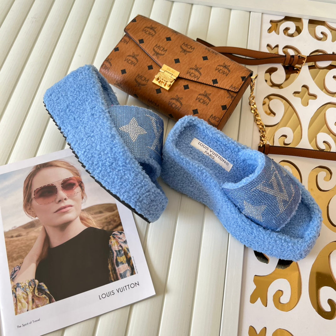 14E91ZDE Stylish Slippers