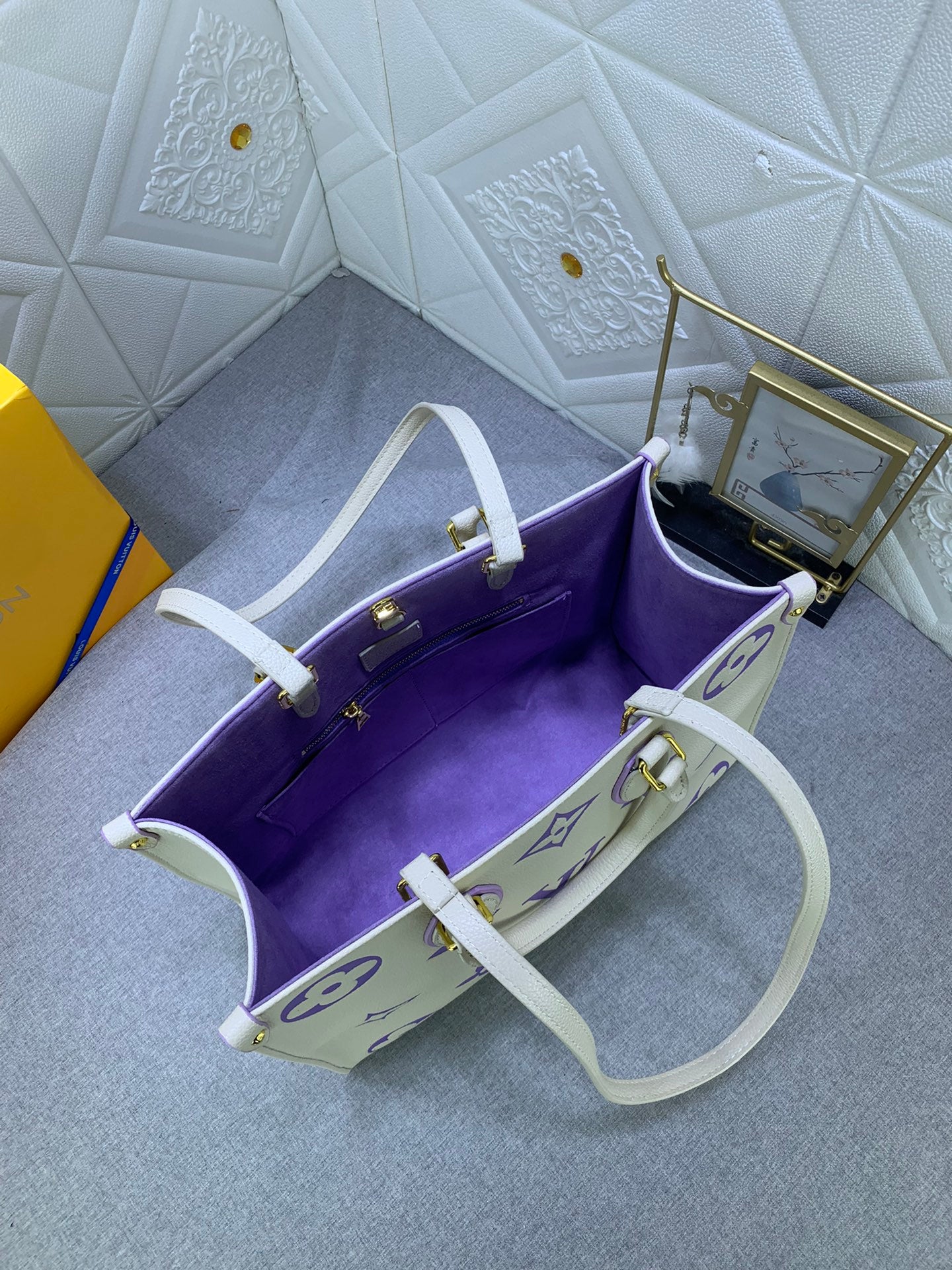 1XE279BDE Stylish leather bag 