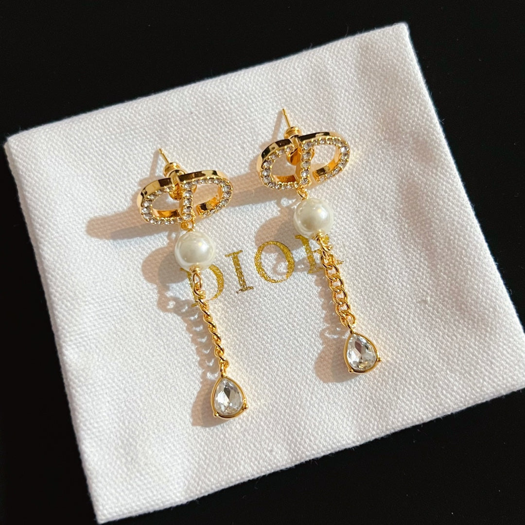 14D208EDE Stylish Earrings
