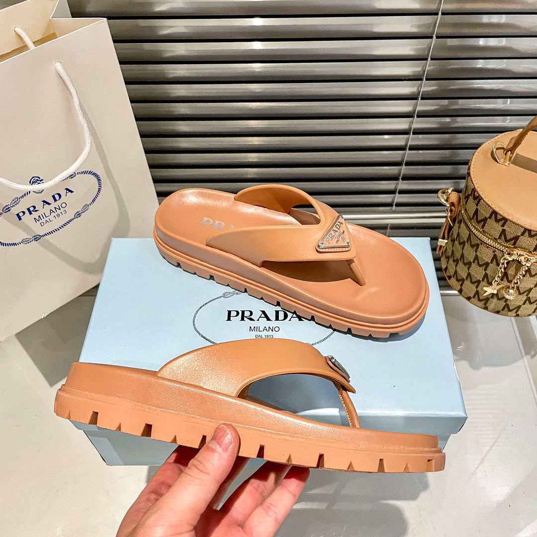 14PD181ZDE Stylish Slippers