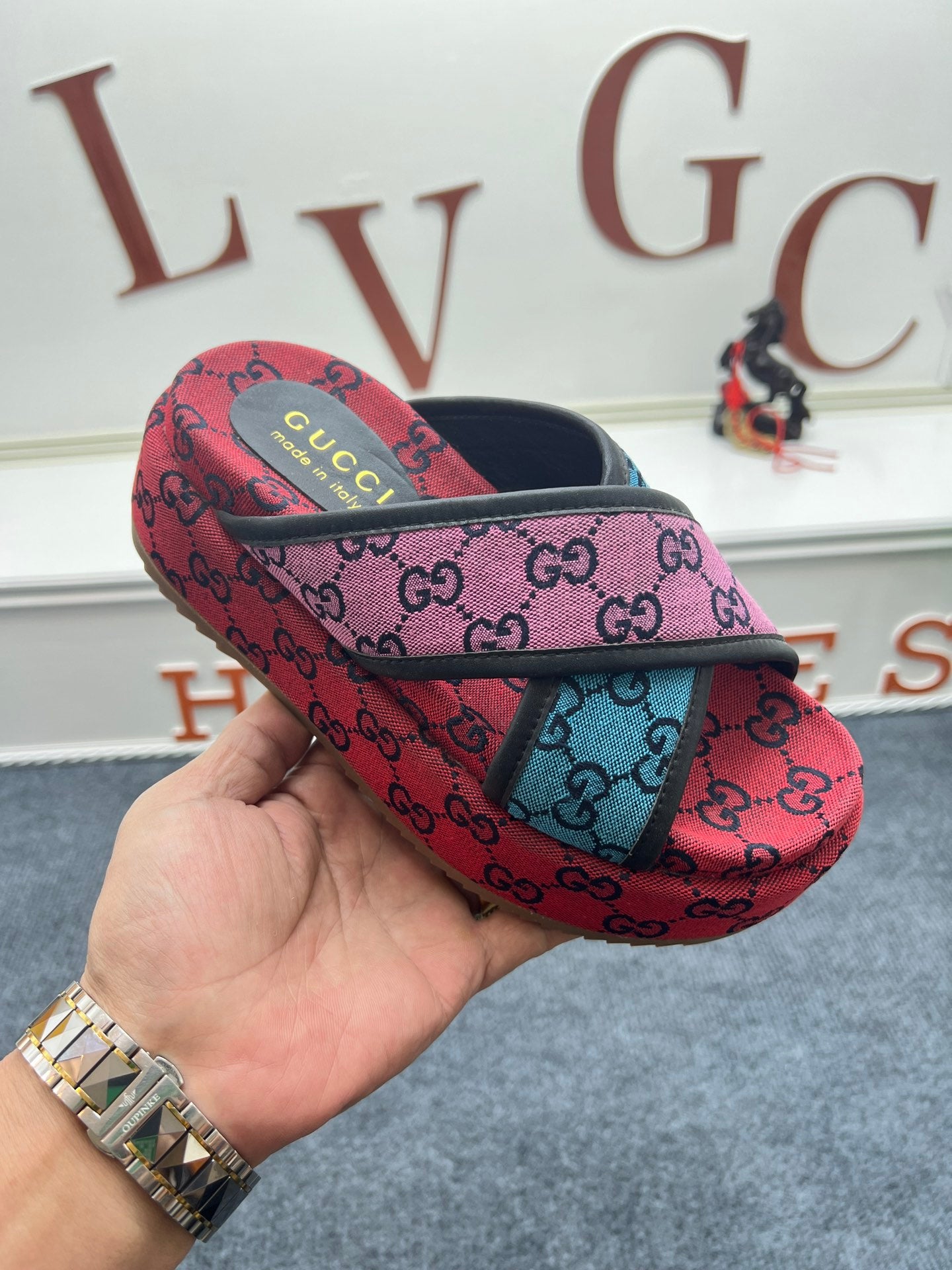 5YB69ZDE Stylish Slippers