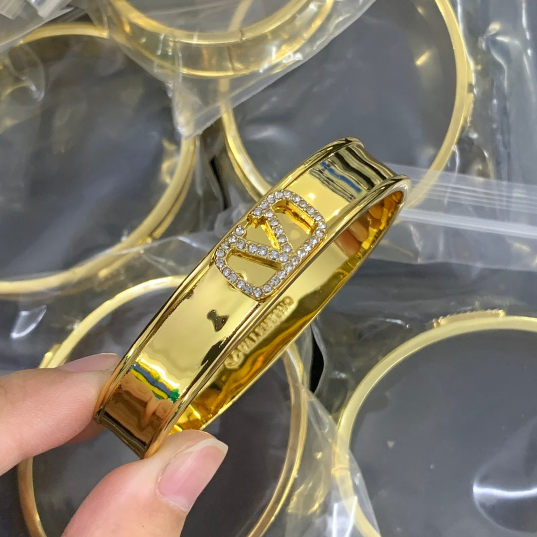 84VL41KDE Stylish Bracelets