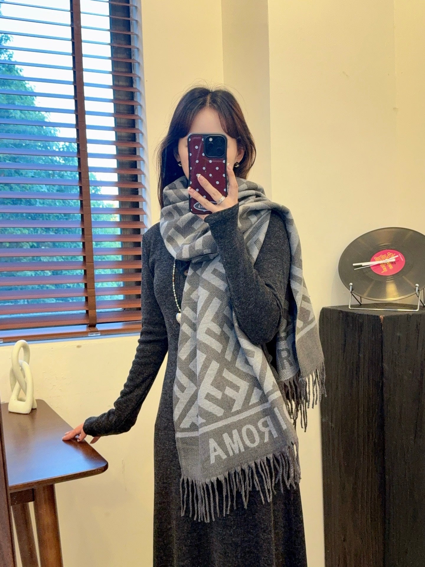 185ZF68WDE Stylish  Winter Scarves