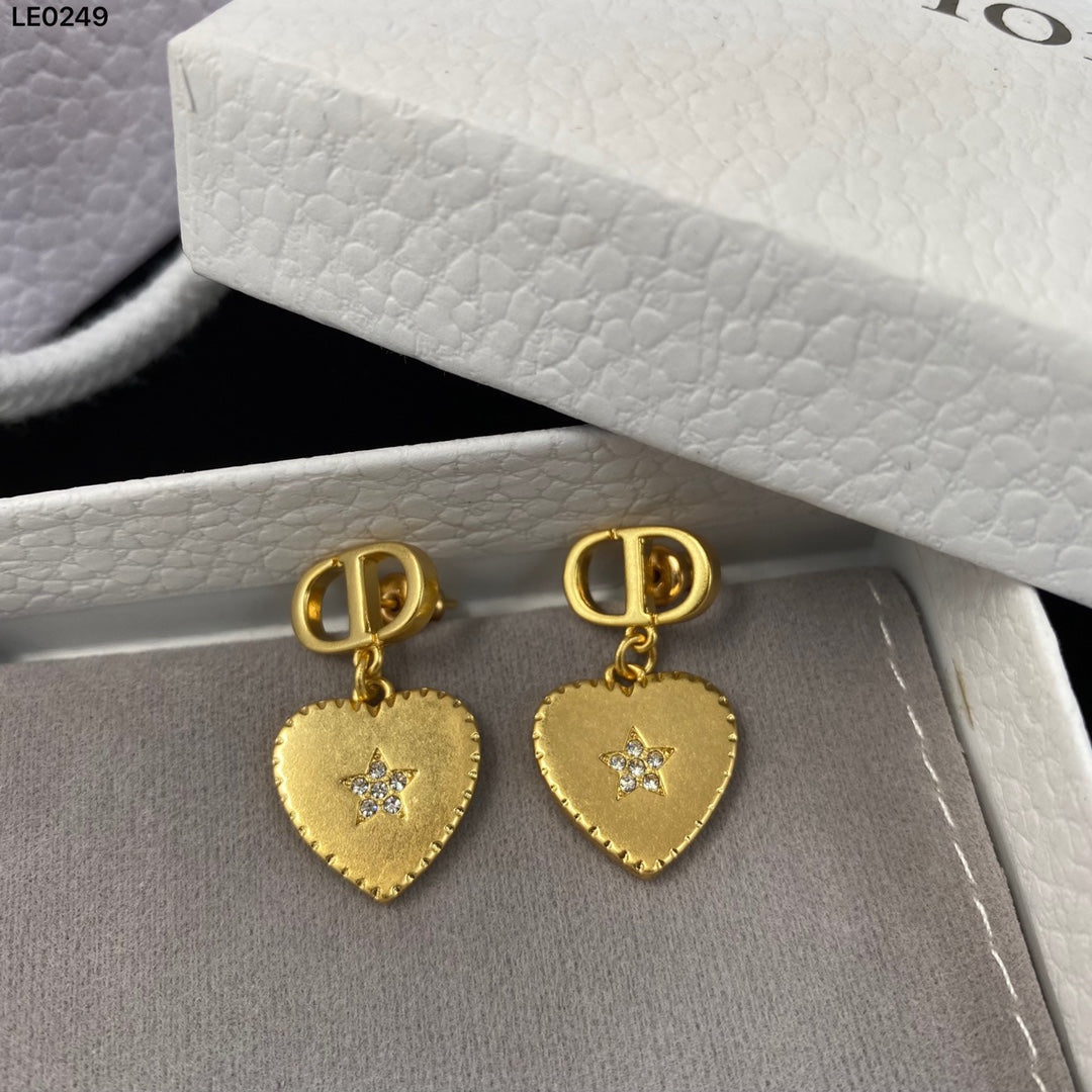 1YD221EDE Stylish Earrings