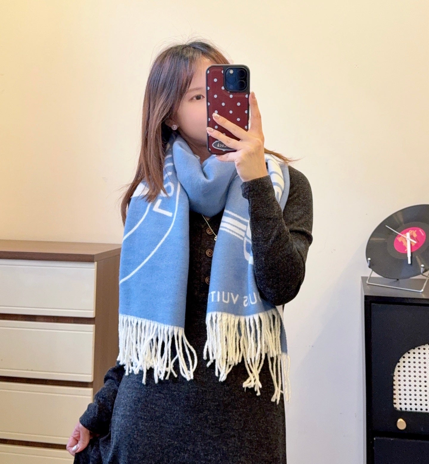 175RE3WDE Stylish Winter Scarves