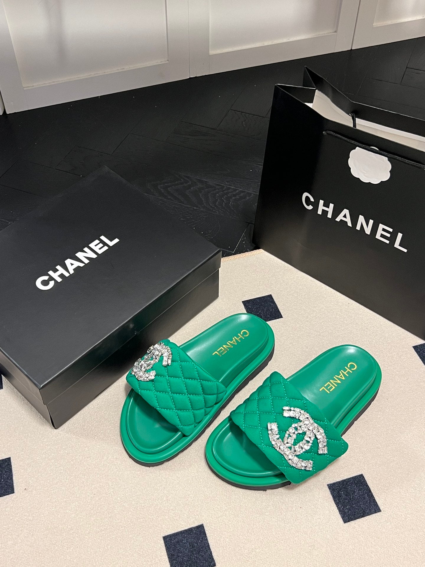 14C93ZDE Stylish Slippers