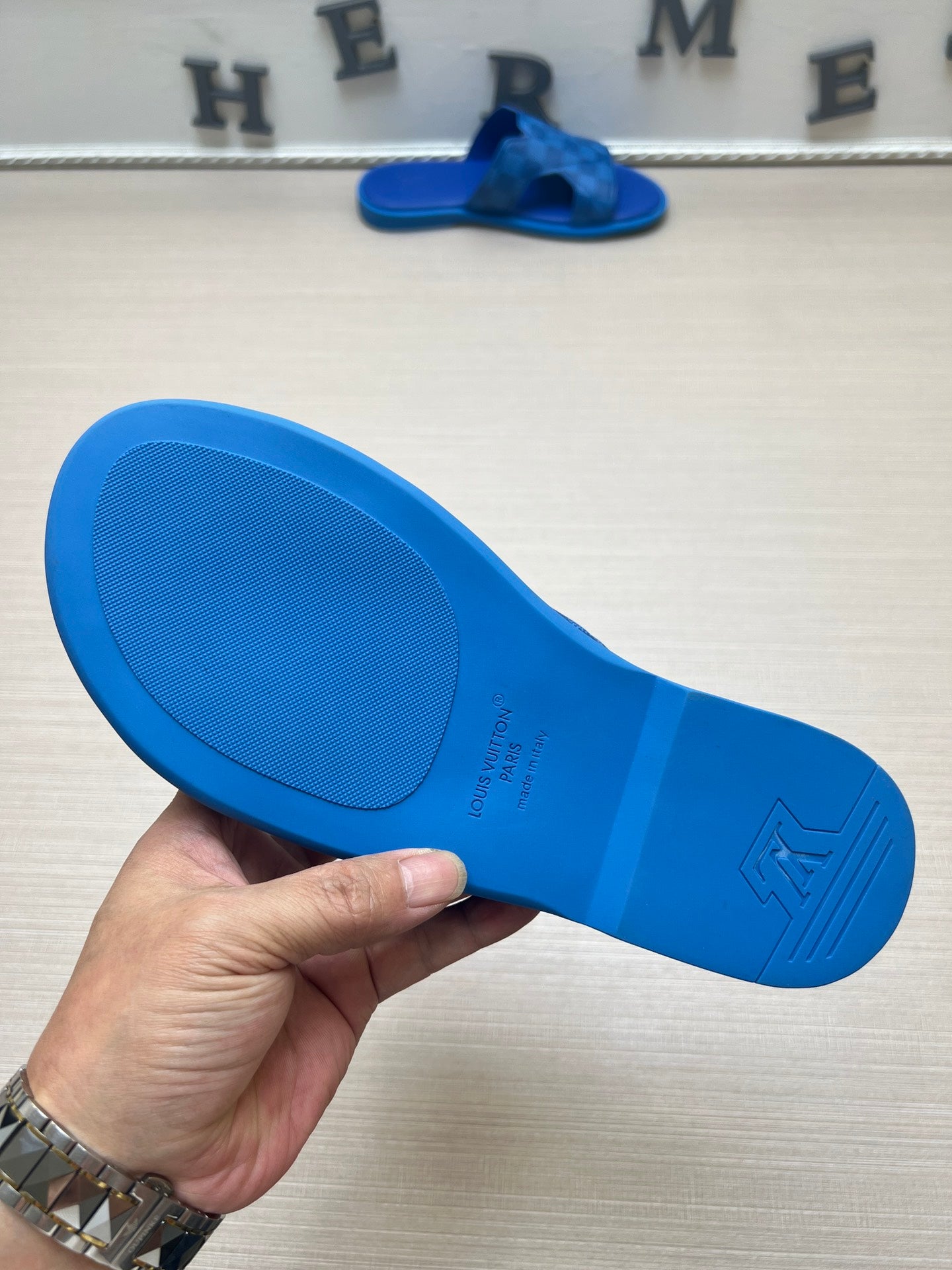 54E22ZDE Stylish slippers
