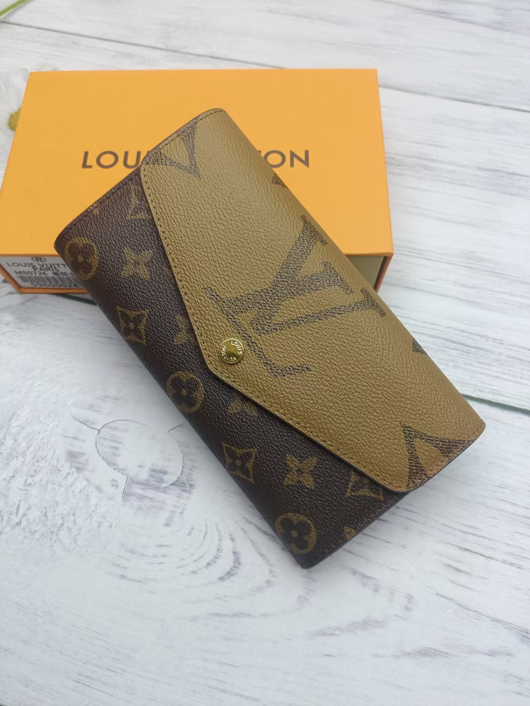 1XE93BDE Stylish leather wallets
