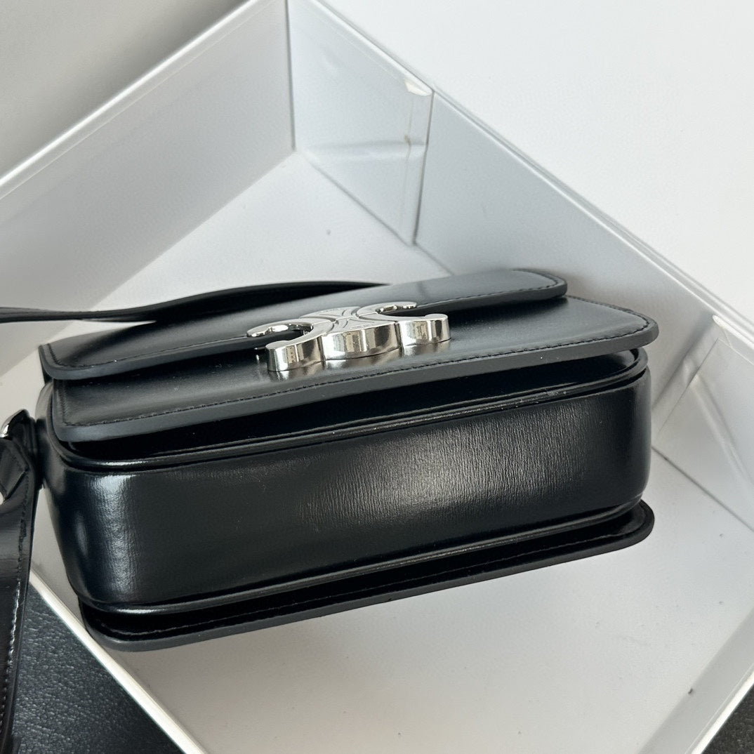 1WN61BDE Stylish leather bag