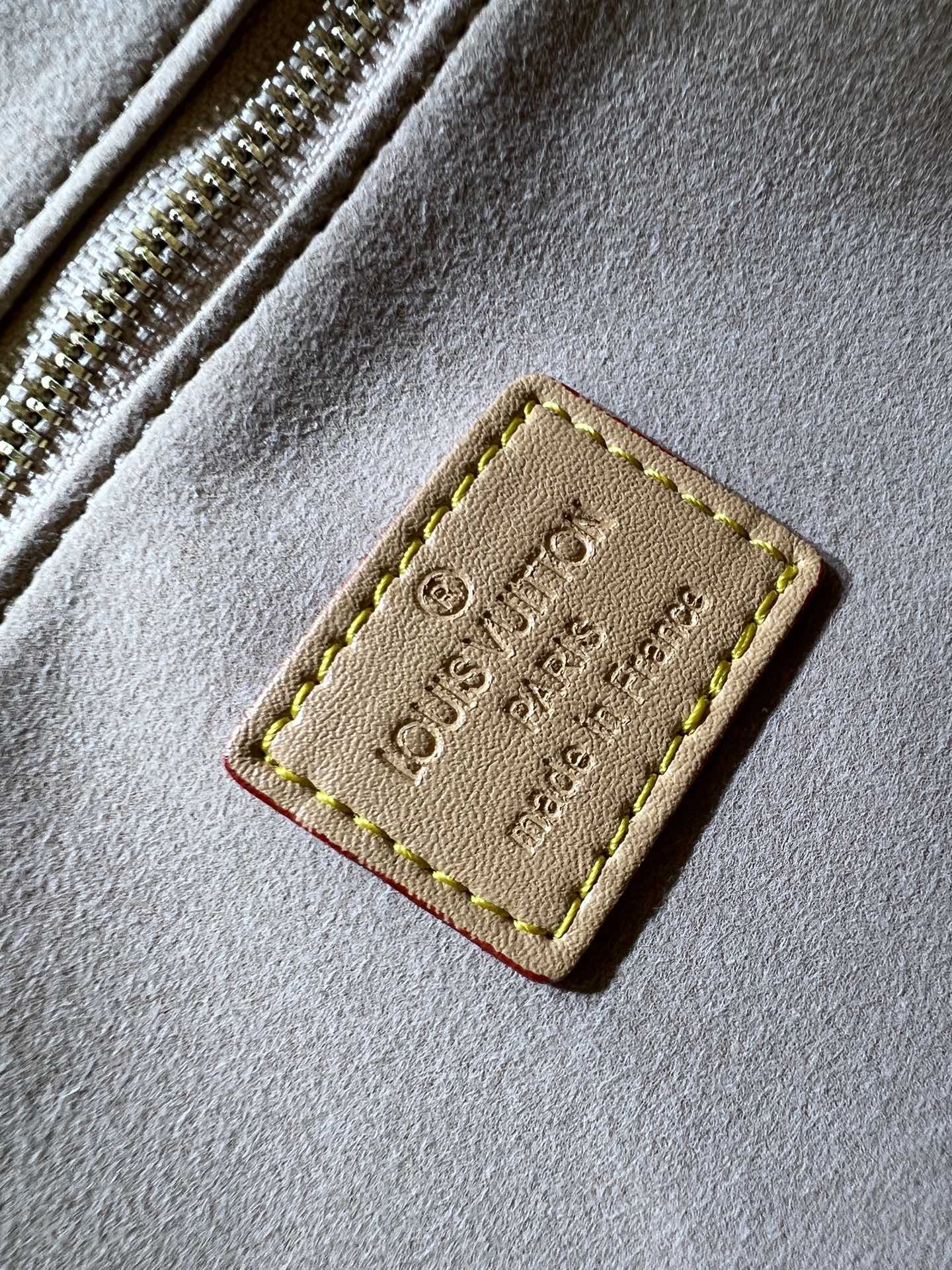 2WE46BDE Stylish leather bag