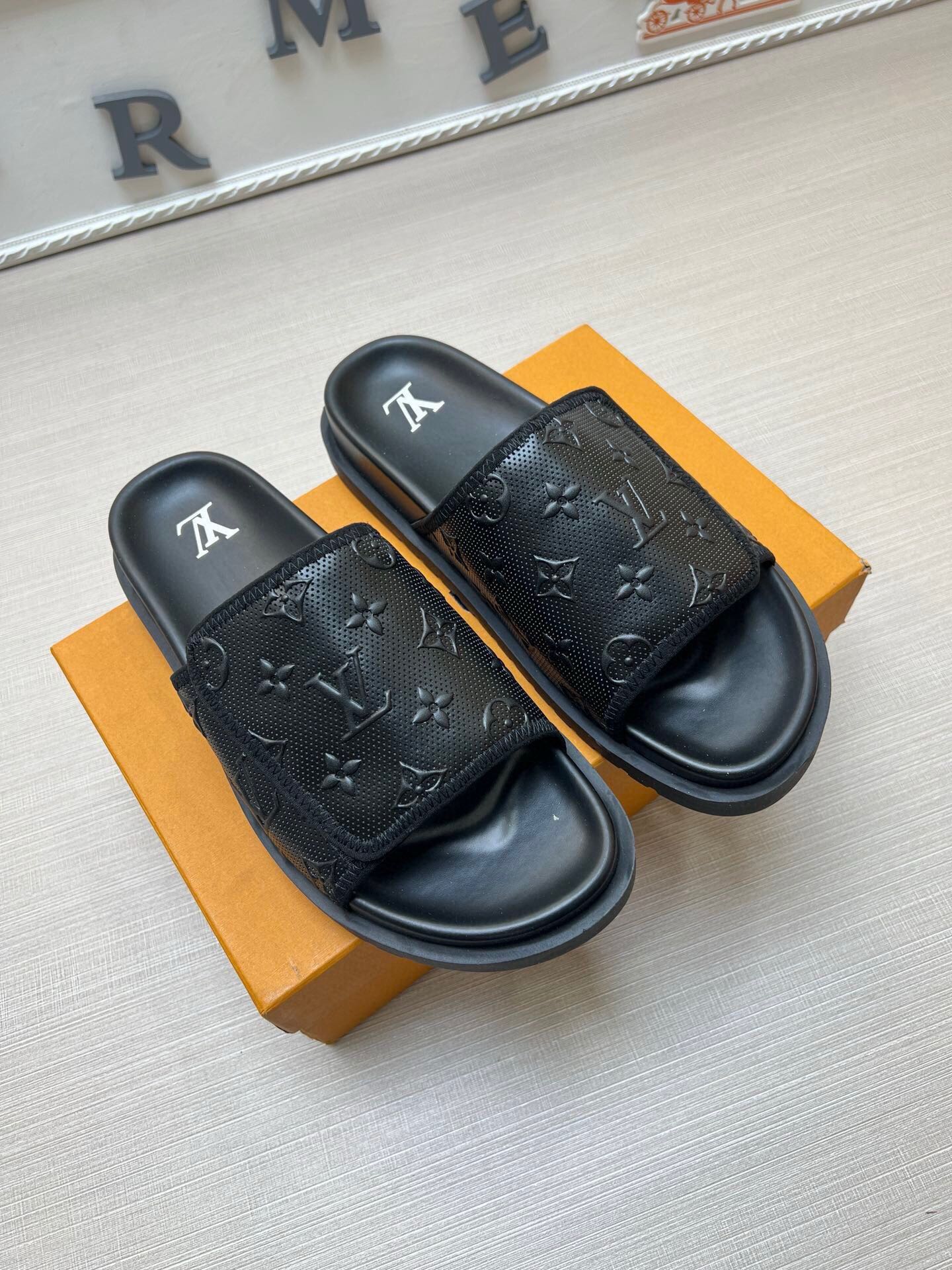 5WE253ZDE Stylish Slippers