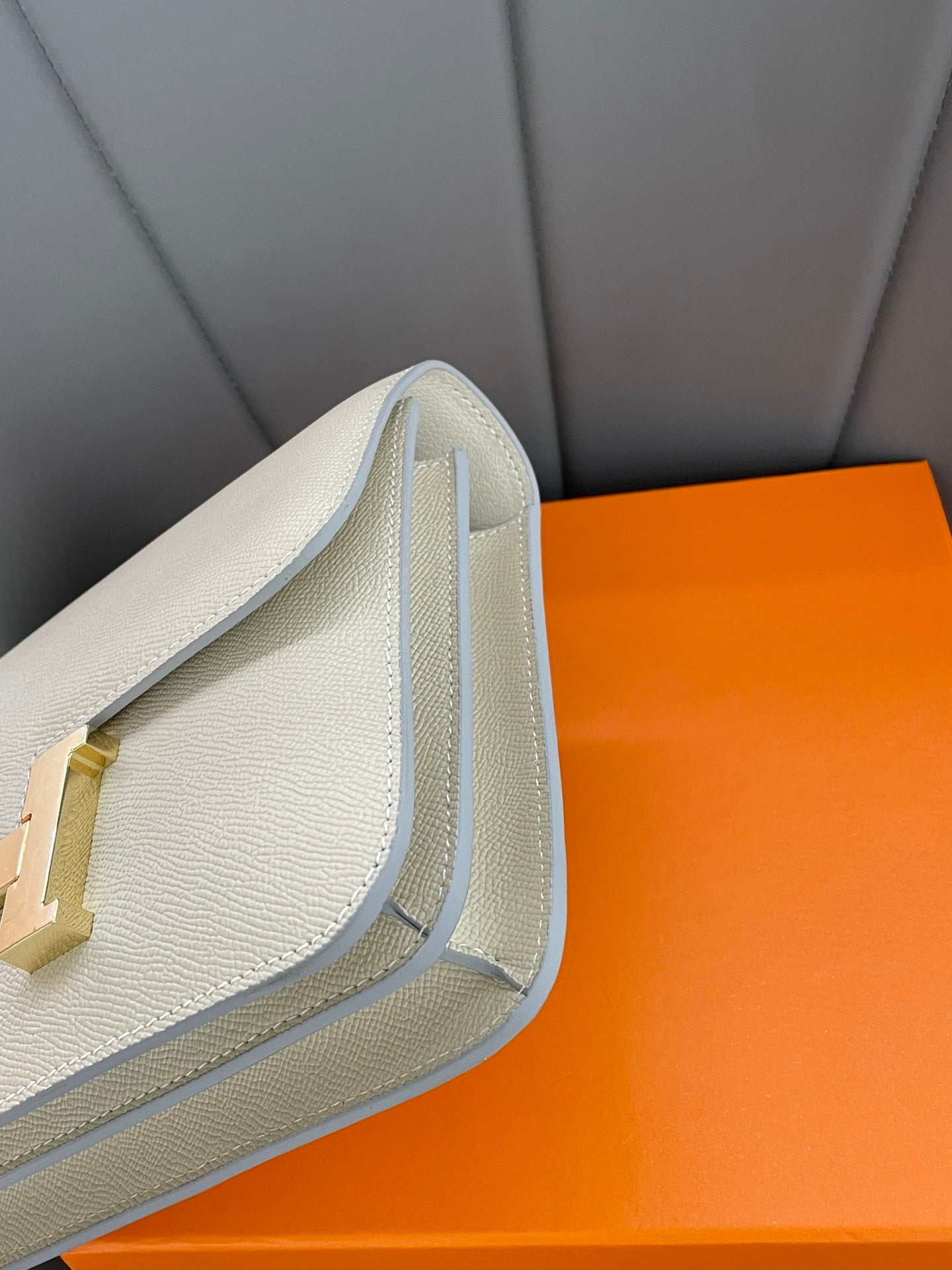 155NH65BDE Stylish leather bag