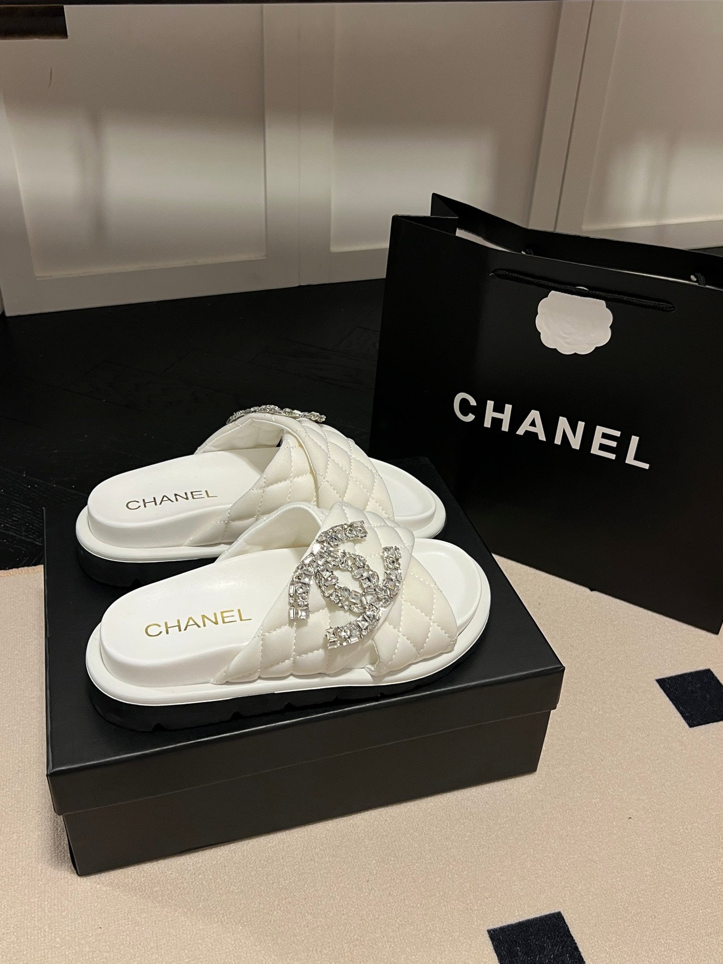 14C94ZDE Stylish Slippers