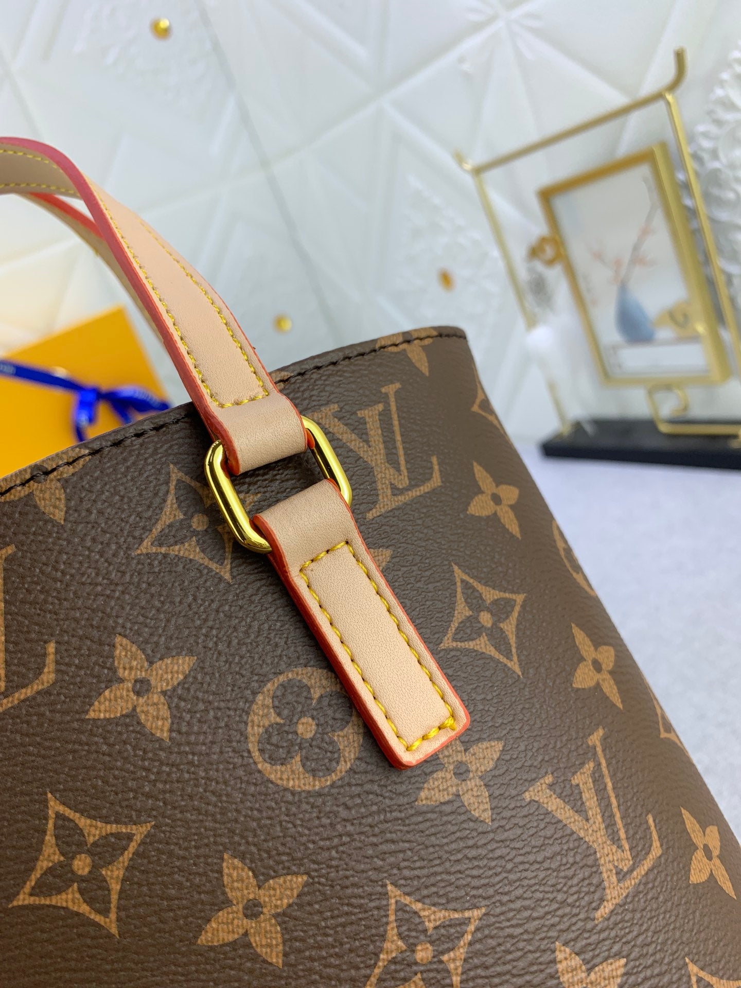 2XE348BDE Stylish leather bag 