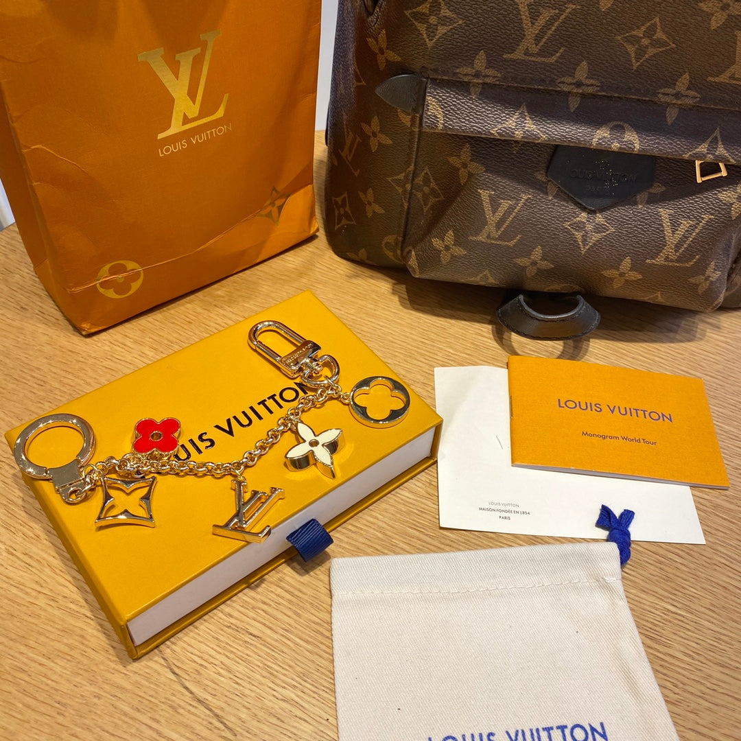 1E17ADE Stylish Keychains