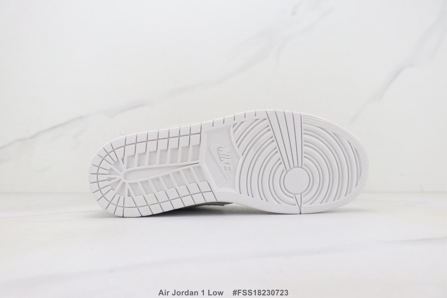 4YN37ZDE Stylish Sneakers (No Box, August-October Big Sale)