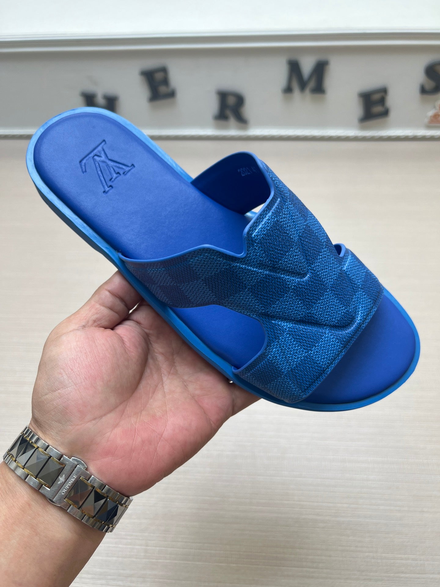 54E22ZDE Stylish slippers
