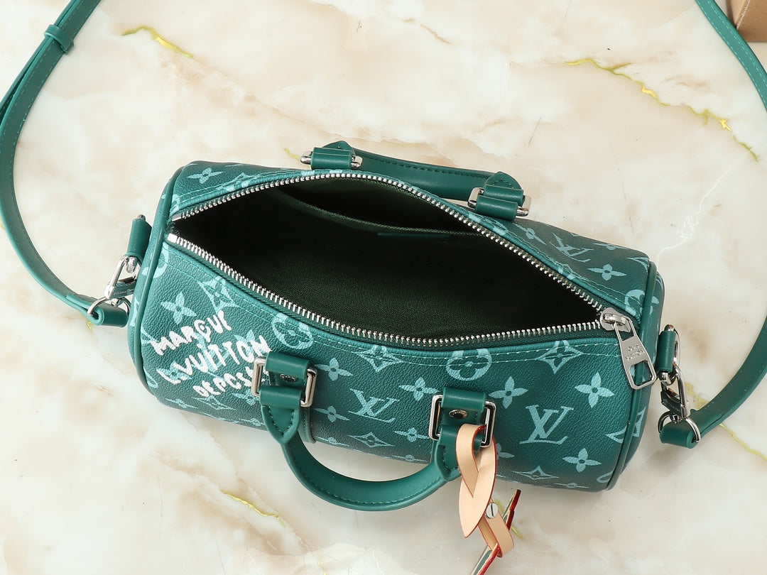 1XE60BDE Stylish leather bag