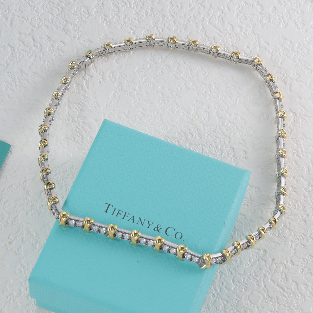 175RT8XDE Stylish Necklaces .