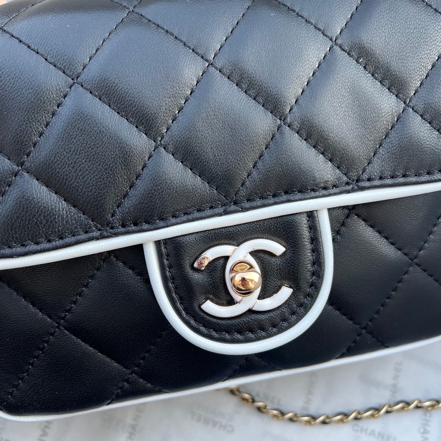 155NC67BDE Stylish leather bag