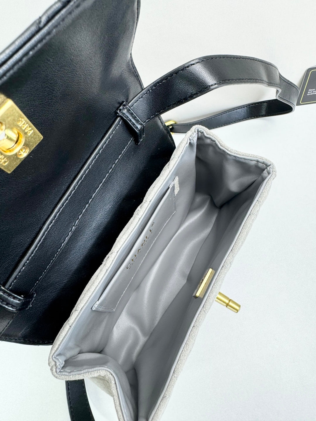 15RC62BDE Stylish leather bag