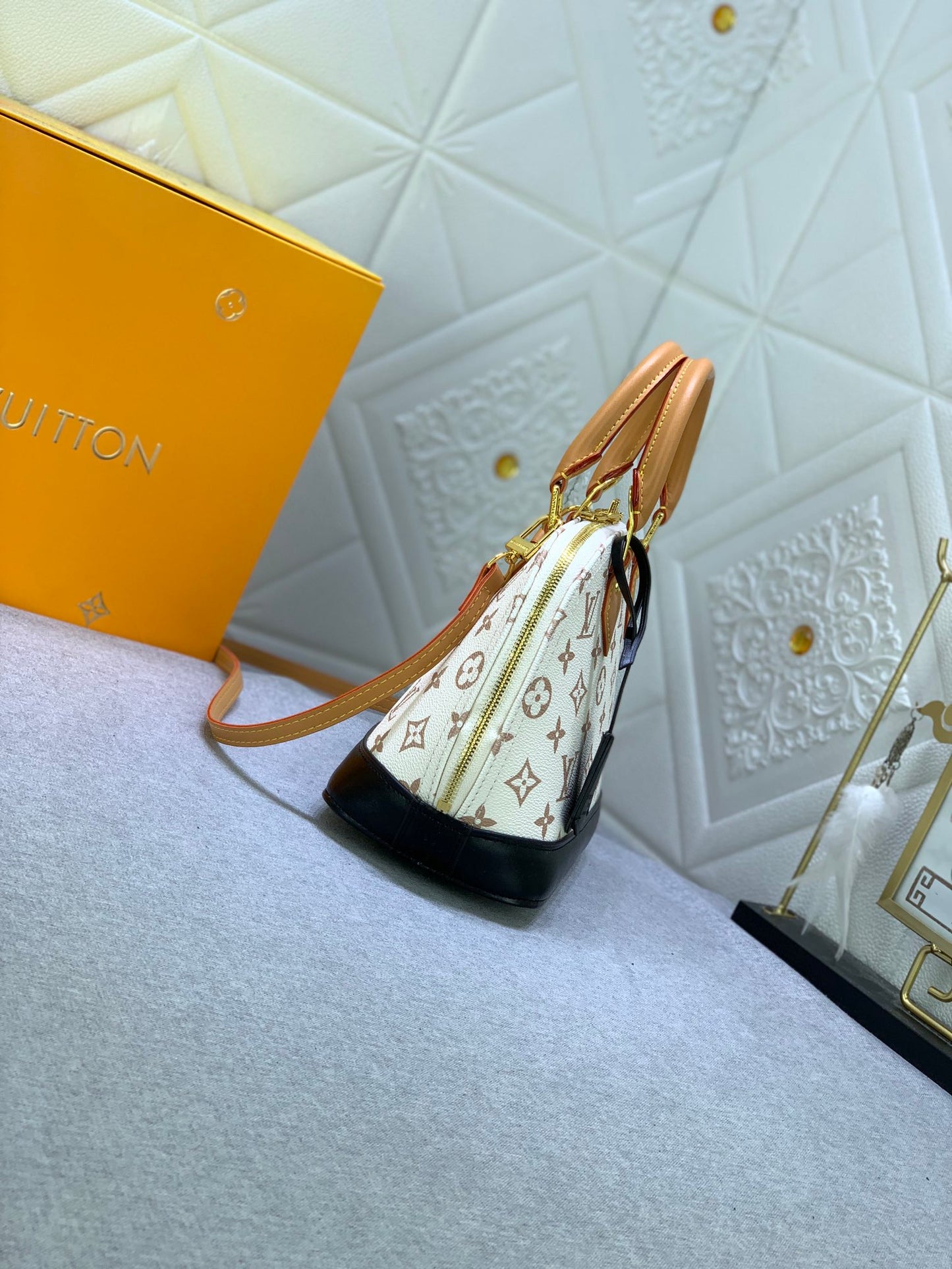 2XE336BDE Stylish leather bag 