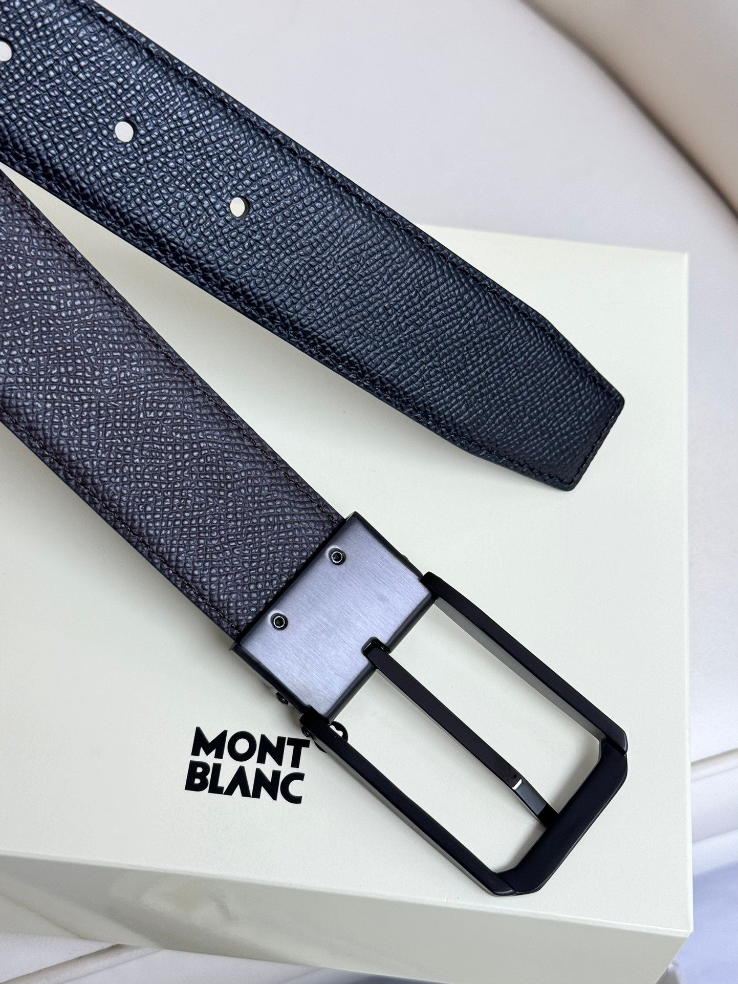 155RA236PDE Stylish  High quality belt With full package