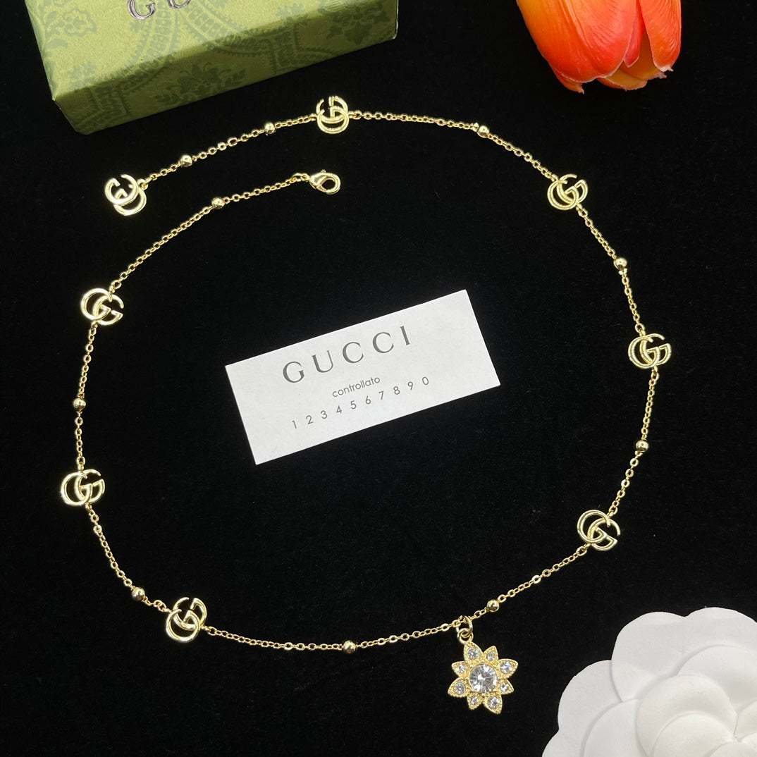 175RB27XDE Stylish Necklaces .