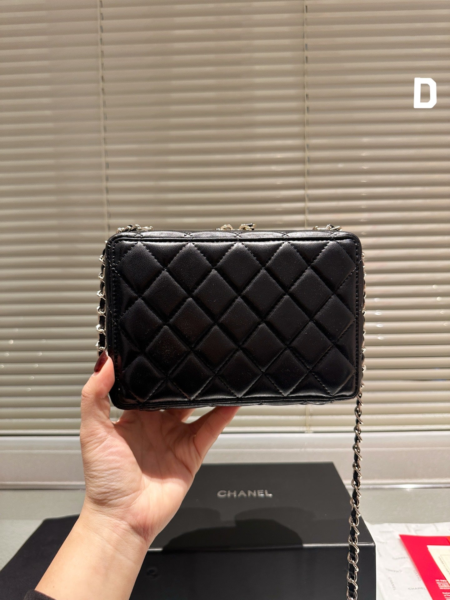 6XC420BDE Stylish Camera Bag