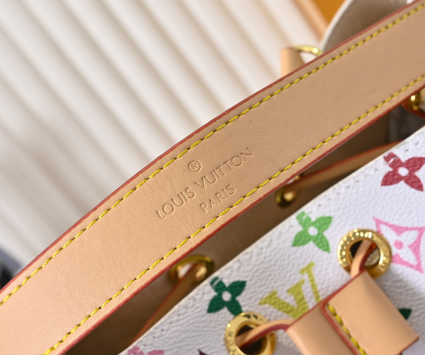 155NE36BDE Stylish leather bag