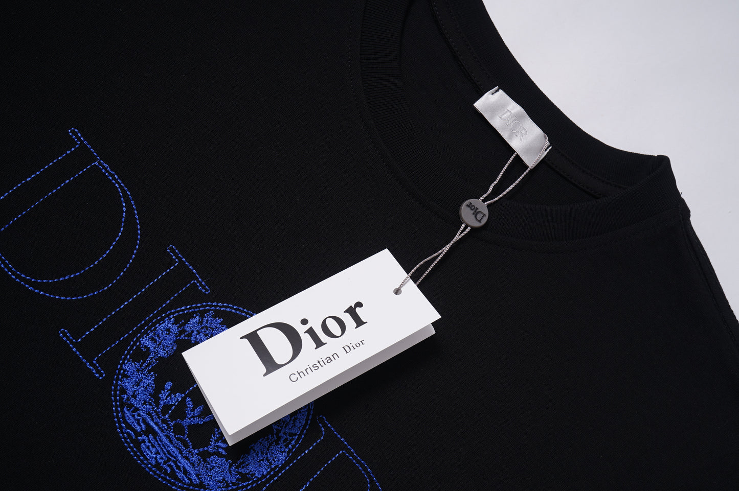 145ND2UDE Stylish T-shirt