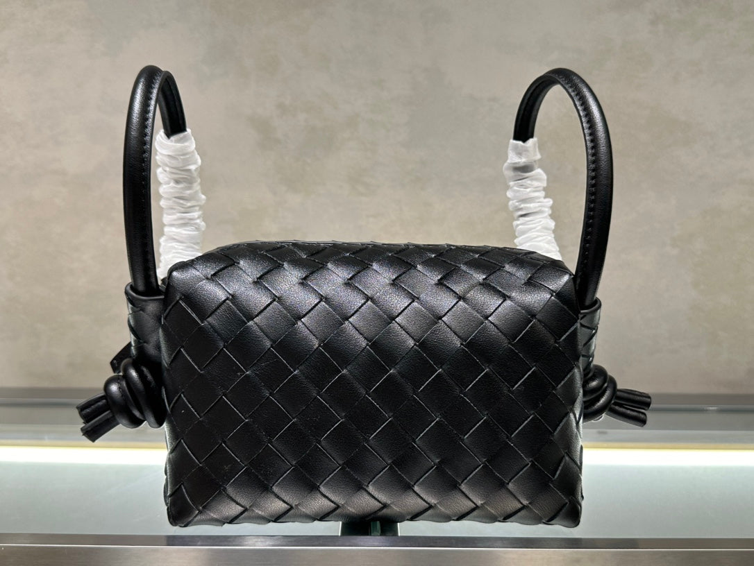 1XA84BDE Stylish leather bag