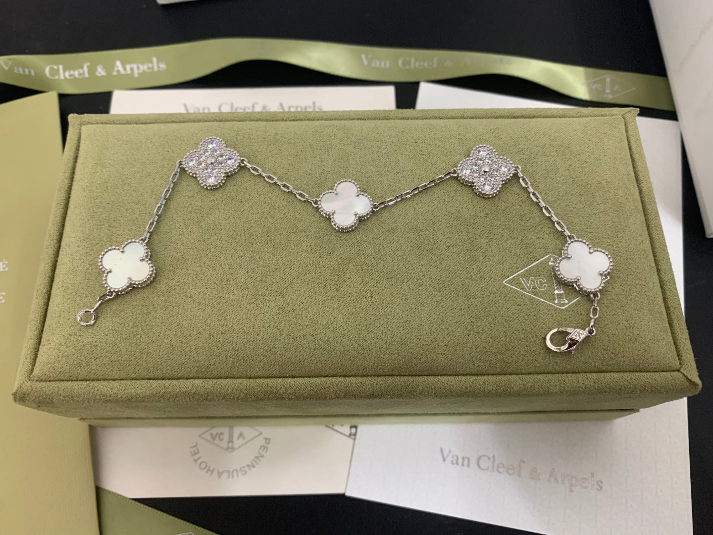 5XVA179KDE Stylish bracelets 5 flowers normal size1.5cm flower