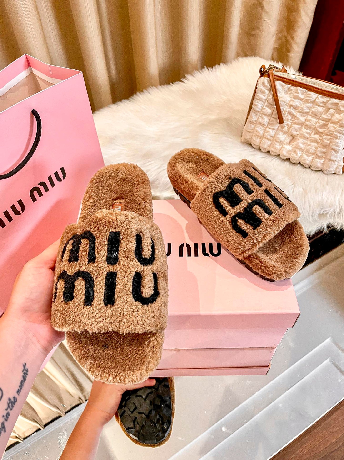 1JA25ZDE Stylish Slippers